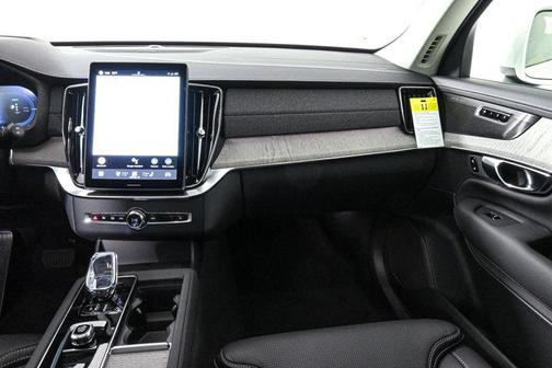 2025 Volvo XC90 Plug-In Hybrid T8 Ultra 7-Seater