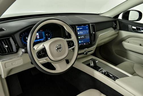 2023 Volvo XC60 B5 Plus Bright Theme