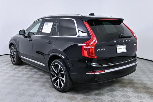 Onyx Black Metallic 2023 Volvo XC90 B6 Plus 6-Seater