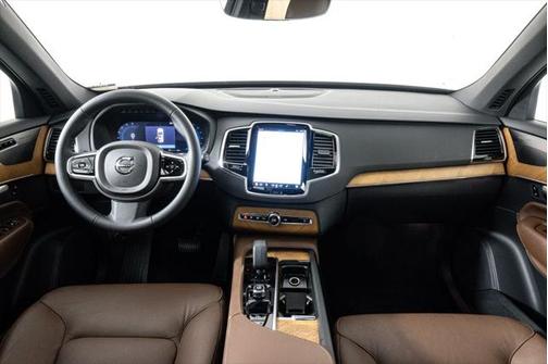 2024 Volvo XC90 B6 Plus Bright Theme 7-Seater