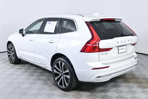 2023 Volvo XC60 B5 Ultimate Bright Theme
