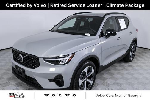 2025 Volvo XC40 B5 Plus Dark Theme