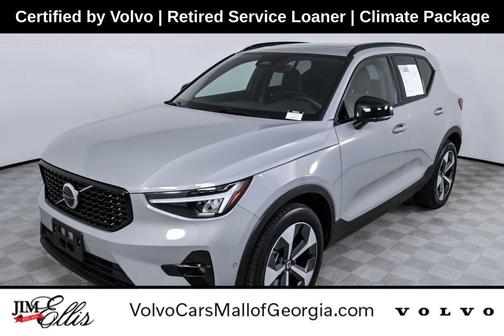 2025 Volvo XC40 B5 Plus Dark Theme