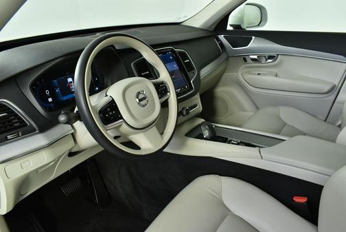 2024 Volvo XC90 B5 Core Bright Theme