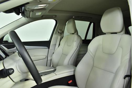 2024 Volvo XC90 B5 Core Bright Theme