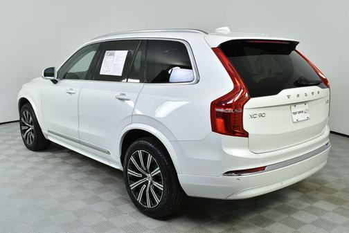 2024 Volvo XC90 B5 Core Bright Theme