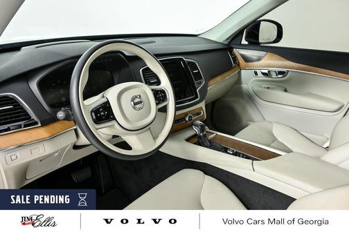 2021 Volvo XC90 T6 Momentum