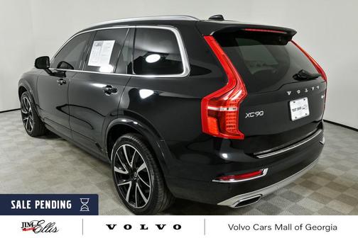 2021 Volvo XC90 T6 Momentum