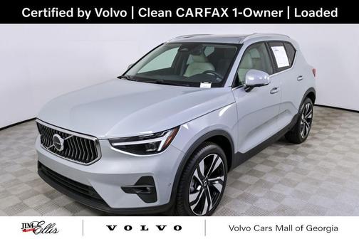 2025 Volvo XC40 B5 Plus Bright Theme