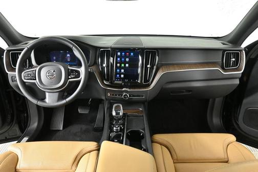 2022 Volvo XC60 B5 Inscription