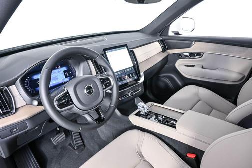 Crystal White Pearl 2026 Volvo XC90 Plus, B6 AWD Gas (mild hybrid), Gasoline, Bright, 7 Seats