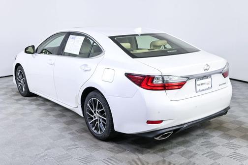 Eminent White Pearl 2016 Lexus ES 350 Base