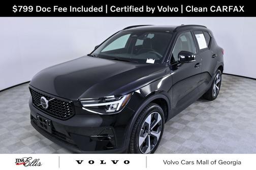 Onyx Black Metallic 2025 Volvo XC40 B5 Plus Dark Theme