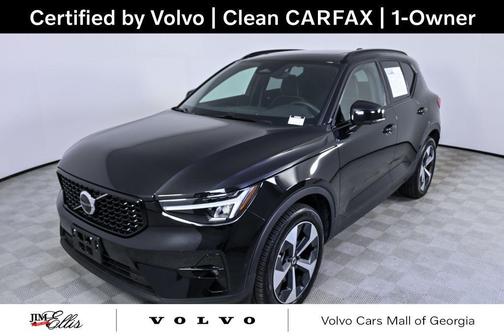 2025 Volvo XC40 B5 Plus Dark Theme