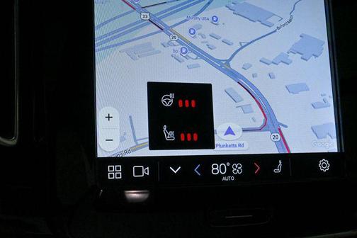 2025 Volvo XC40 B5 Plus Bright Theme