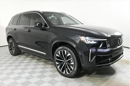 2025 Volvo XC90 B5 Core