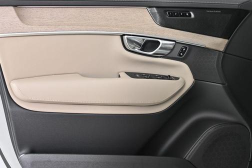 2026 Volvo XC90 B6 Plus 7-Seater