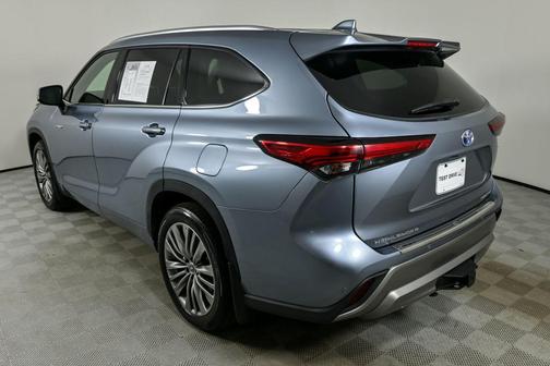 2021 Toyota Highlander Hybrid Platinum