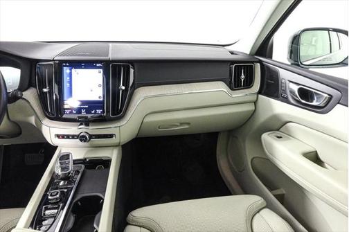 2021 Volvo XC60 Recharge Plug-In Hybrid T8 Inscription