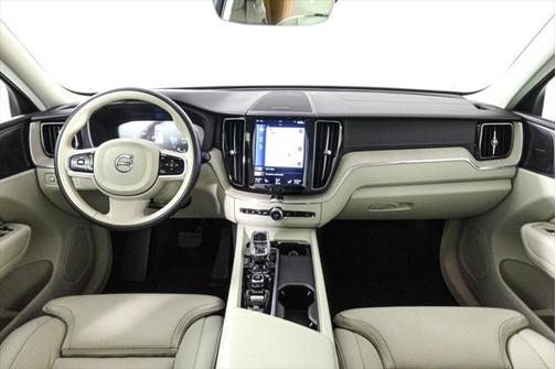 2021 Volvo XC60 Recharge Plug-In Hybrid T8 Inscription