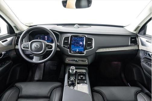 2023 Volvo XC90 Recharge Plug-In Hybrid T8 Ultimate Bright Theme 7-Seater
