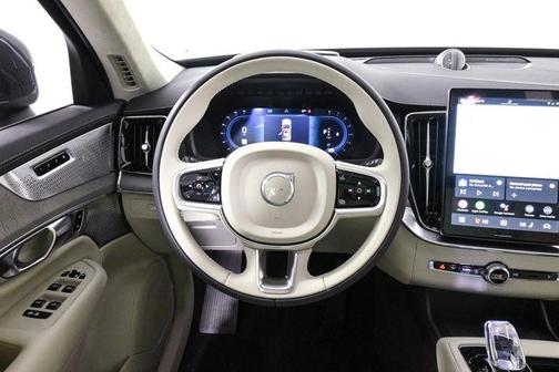 2025 Volvo XC90 B6 Ultra