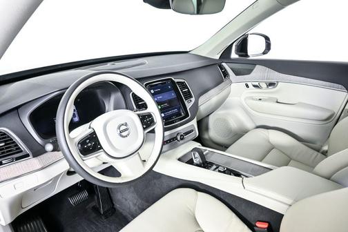 2024 Volvo XC90 B6 Plus Bright Theme 7-Seater