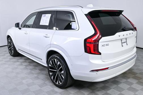 2025 Volvo XC90 B6 Plus 7-Seater