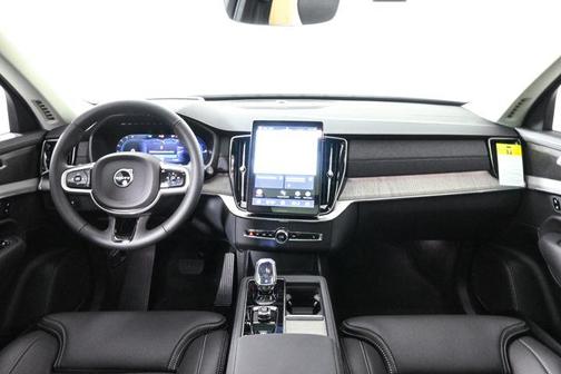 2025 Volvo XC90 Plug-In Hybrid T8 Ultra 7-Seater
