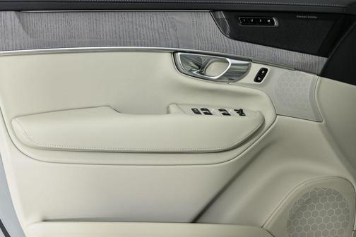 2026 Volvo XC90 B6 Ultra 7-Seater