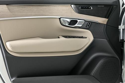 2026 Volvo XC90 B6 Plus 7-Seater