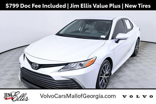 Wind Chill Pearl 2021 Toyota Camry XLE