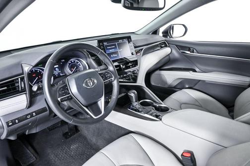 Wind Chill Pearl 2021 Toyota Camry XLE