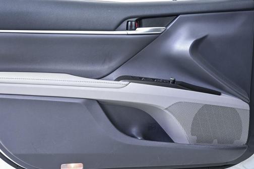 Wind Chill Pearl 2021 Toyota Camry XLE