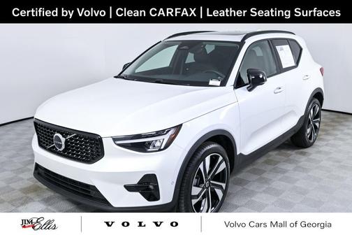 2025 Volvo XC40 B5 Plus Dark Theme