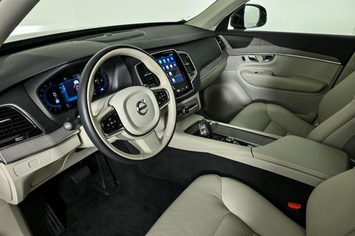 2024 Volvo XC90 B6 Plus Bright Theme 7-Seater