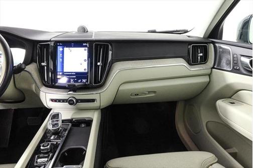 2021 Volvo XC60 Recharge Plug-In Hybrid T8 Inscription
