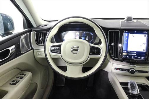 2021 Volvo XC60 Recharge Plug-In Hybrid T8 Inscription