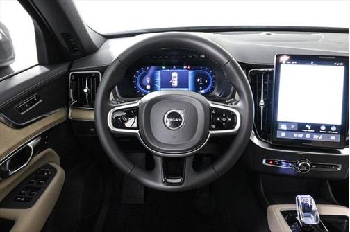 2025 Volvo XC90 B6 Core