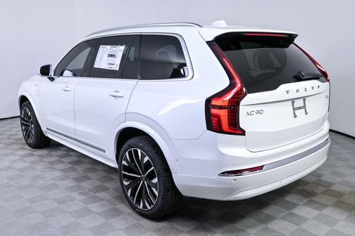 2026 Volvo XC90 Plug-In Hybrid T8 Plus 7-Seater