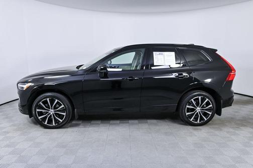Onyx Black Metallic 2023 Volvo XC60 B5 Plus Dark Theme