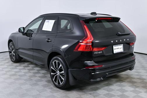 Onyx Black Metallic 2023 Volvo XC60 B5 Plus Dark Theme