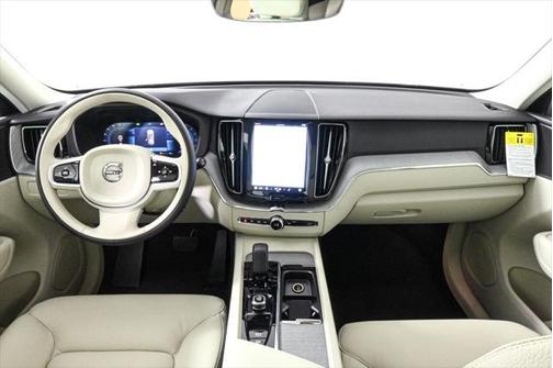 2025 Volvo XC60 Plus