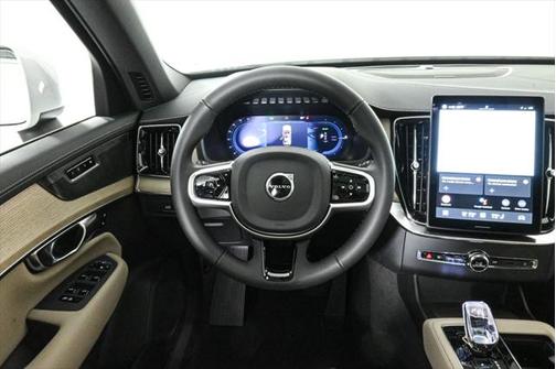 2025 Volvo XC90 Plug-In Hybrid T8 Plus 7-Seater