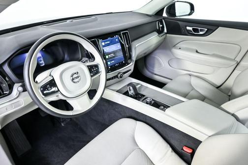 2024 Volvo S60 B5 Plus Dark Theme