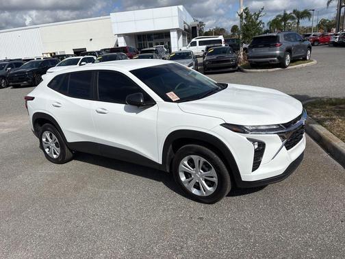 2025 Chevrolet Trax LS