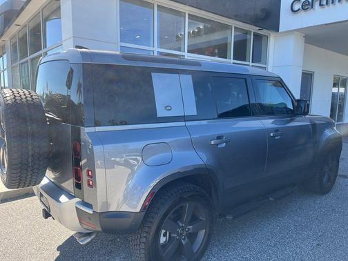 2024 Land Rover Defender 110 P500 SE