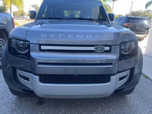 2024 Land Rover Defender 110 P500 SE