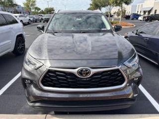 Magnetic Gray Metallic 2023 Toyota Highlander XSE