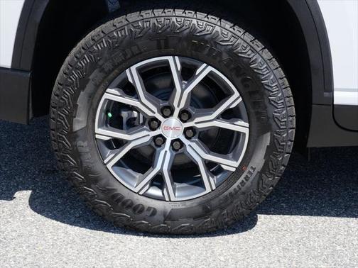 2025 GMC Acadia AWD AT4